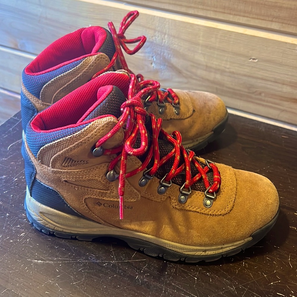 Columbia Hiking Shoes